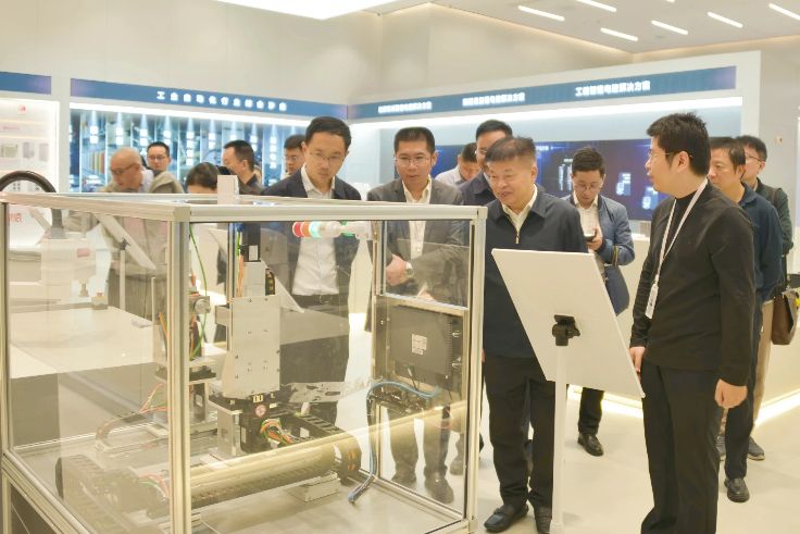 省工信廳陳建業廳長一行蒞臨睿能科技調研考察(圖2)